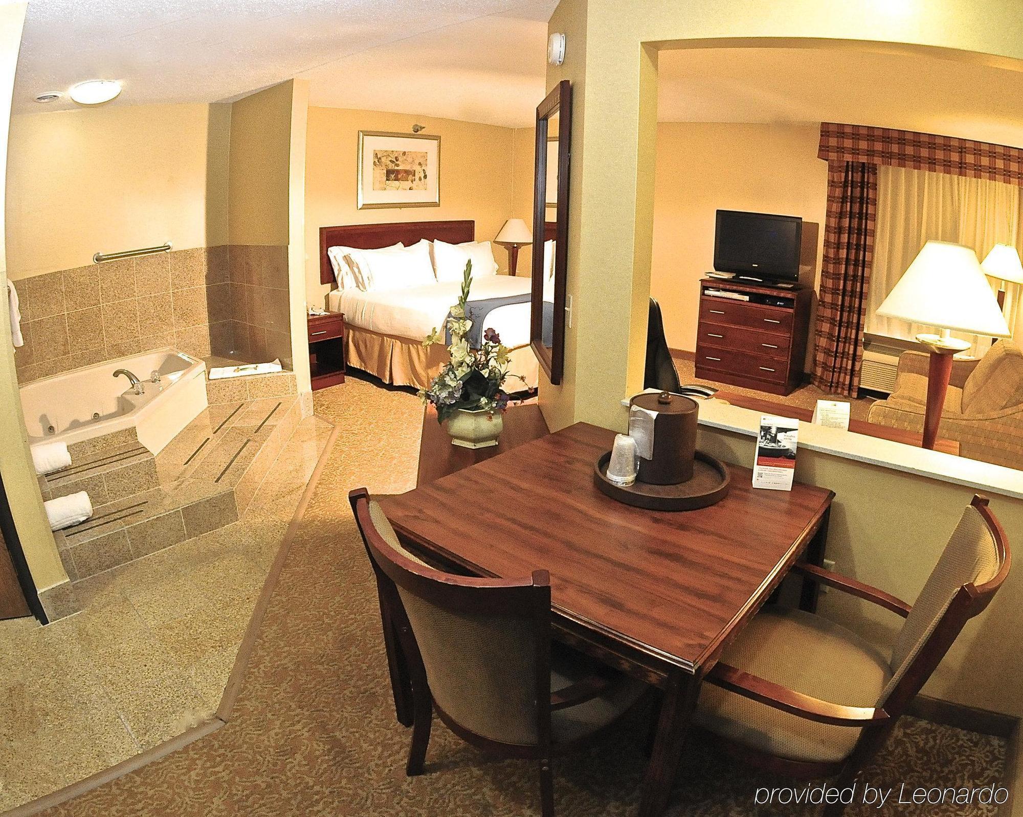 Holiday Inn Express Hotel & Suites Fenton/I-44 By Ihg Екстериор снимка